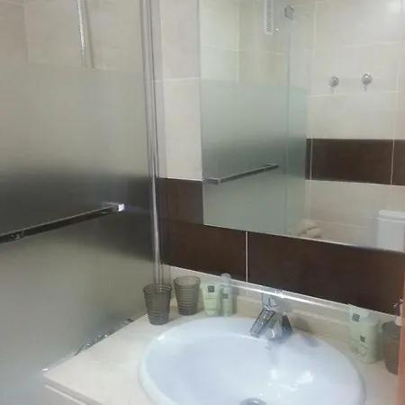 Nice Within Walking Distance To The Center